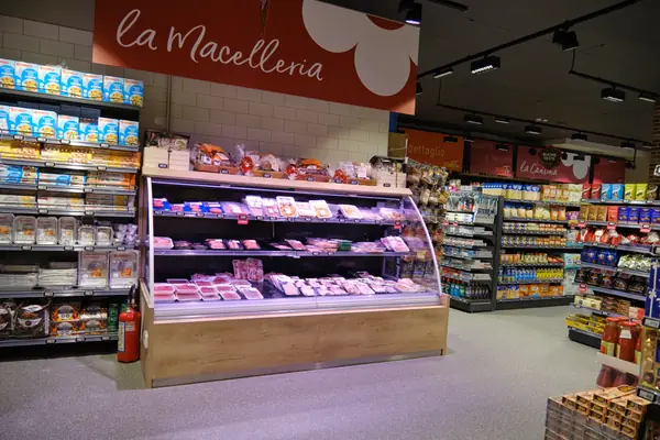Supermarket